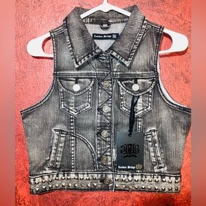 NWT! London Bridge Vest